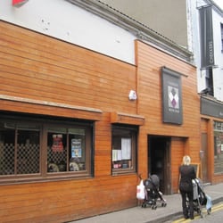 Checkers Wine Bar