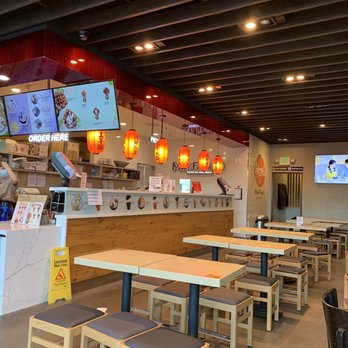 Meet Fresh - Interior - Desserts Near Me - Irvine, California