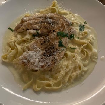 La Strada - Chicken Fettuccine Alfredo - Italian Near Me - Reno, Nevada