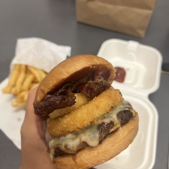Local Bigger Burger - Smokin Spicy BBQ Burger - Burgers Near Me - Seattle, Washington