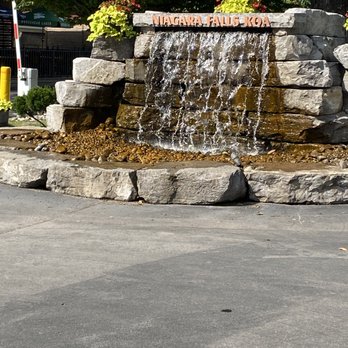 Niagara Falls KOA - Entrance to CG - Campgrounds Near Me - Niagara Falls, Ontario