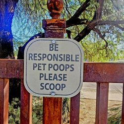 Sixth Avenue Dog Park - Scoop your pups poop sign