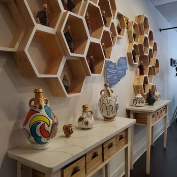 Asal Yemen - a variety of vases and shelves - Coffee & Tea Near Me - Brooklyn, New York Asal Yemen - a variety of vases and shelves - Coffee & Tea Near Me - Brooklyn, New York
