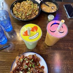 Nanu Burmese Fusion - Stir fry noodles (tofu), milk tea, sweet chicken wings