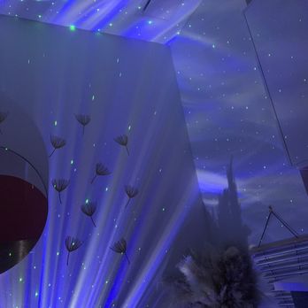 RSN8 Wellness - Bad photo but look at the warming ambience and the relaxing decorations! - Physical Therapy Near Me - Costa Mesa, California RSN8 Wellness - Bad photo but look at the warming ambience and the relaxing decorations! - Physical Therapy Near Me - Costa Mesa, California