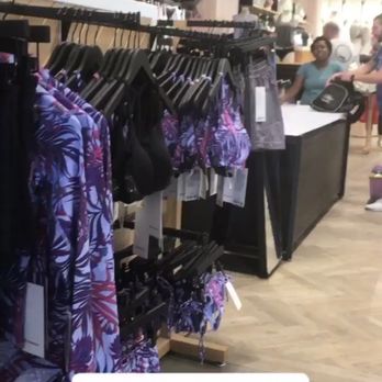 lululemon - Sports Wear Near Me - Santa Monica, California