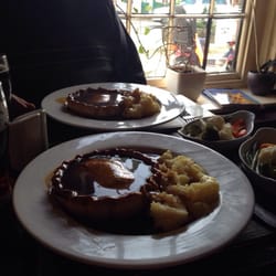 The Red Lion - Steak & ale pie