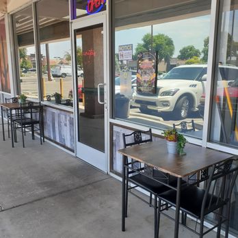 Cubanitas Kitchen - Outdoor seating - Cuban Near Me - Glendale, Arizona