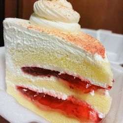 Sun Pearl Bakery - Strawberry Slice Cake