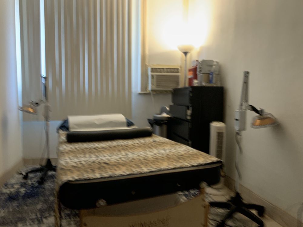 HUA’S ORIENTAL CENTER 55 Reviews 634 W Addison St, Chicago