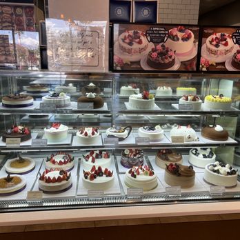 Paris Baguette - Black and Blueberry Cream Pastry, yumm - Coffee & Tea Near Me - Irvine, California