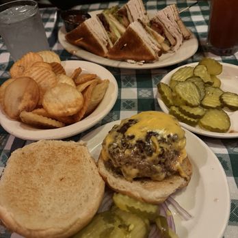 J.G. Melon - Burger, fries, Turkey Club Sandwich - American Near Me - New York, New York