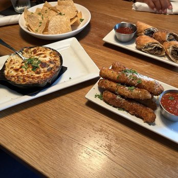 Howell's Kitchen and Bar - Pizza Near Me - Atlanta, Georgia