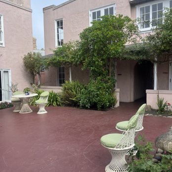 Martine Inn - Courtyard - Bed & Breakfast Near Me - Pacific Grove, California Martine Inn - Courtyard - Bed & Breakfast Near Me - Pacific Grove, California