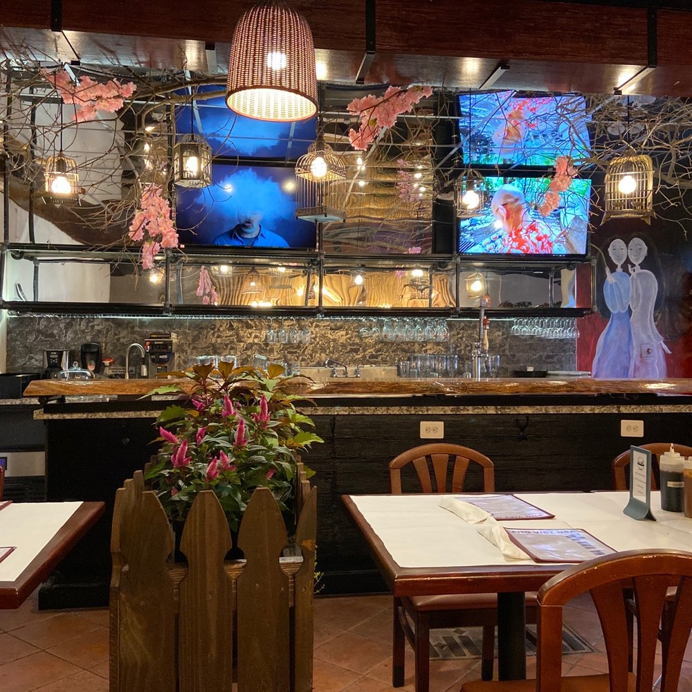 Pho Viet USA - Bar with isolated tables - Vietnamese Near Me - Bethesda, Maryland Pho Viet USA - Bar with isolated tables - Vietnamese Near Me - Bethesda, Maryland