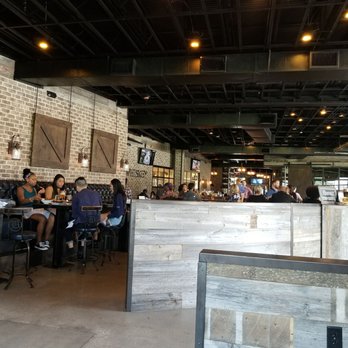 Bosscat Kitchen & Libations - Cozy atmosphere - New American Near Me - Houston, Texas