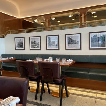 Commodore Restaurant & Café - French Near Me - Montreal, Quebec