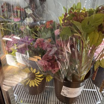 Pretty Petals Arrangements - Cut flower bouquets - Floral Designers Near Me - La selva , California Pretty Petals Arrangements - Cut flower bouquets - Floral Designers Near Me - La selva , California