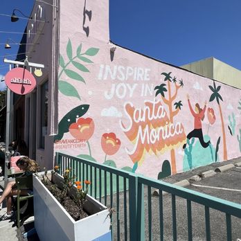 Alfalfa - Front Exterior - Donuts Near Me - Santa Monica, California