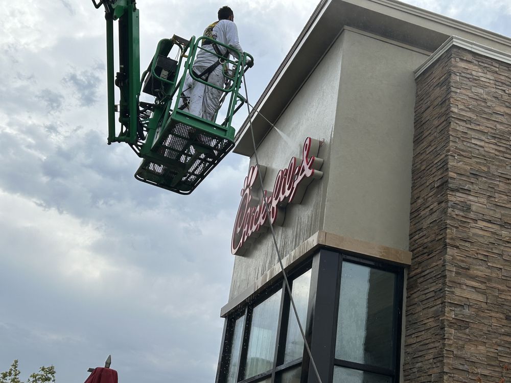 Slide of El Lay Construction