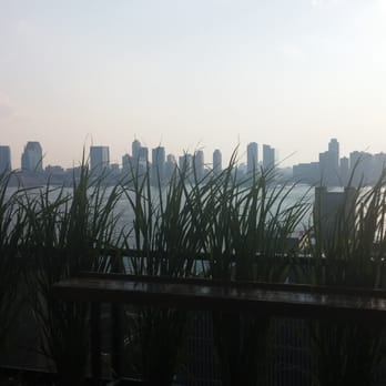 Azul Rooftop - Western views of Jersey - Lounges Near Me - New York, New York
