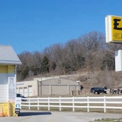 Express Liquor - Building and sign