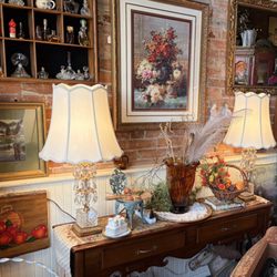 Olde Town Antiques - Old Hollywood style vintage lamps.