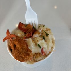 Quincy's Original Lobster Rolls - Lobster Mac and Cheese