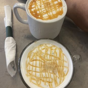 Bon Cafe Et Restaurant - Caramel latte - Cafes Near Me - Sunnyside, New York