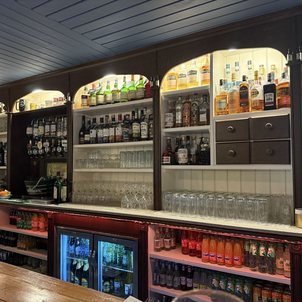 Morans Oyster Cottage - Impeccably clean and organised bar - Seafood Near Me - Galway, G Morans Oyster Cottage - Impeccably clean and organised bar - Seafood Near Me - Galway, G