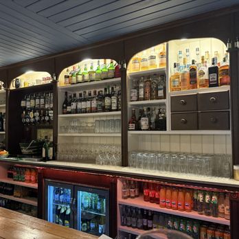 Morans Oyster Cottage - Impeccably clean and organised bar - Seafood Near Me - Galway, G Morans Oyster Cottage - Impeccably clean and organised bar - Seafood Near Me - Galway, G