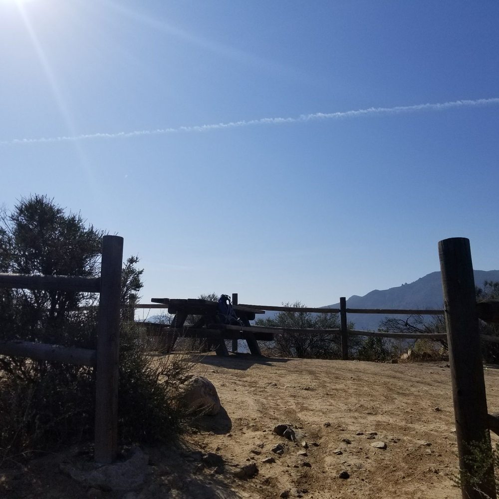 Rosewood Trail - The top/end of the trail - Parks Near Me - Thousand Oaks, California