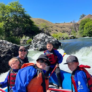 River Drifters - Rafting/Kayaking Near Me - Maupin, Oregon River Drifters - Rafting/Kayaking Near Me - Maupin, Oregon