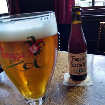 Café Vlissinghe - A classic Belgian Zot blonde ale and a fine dark Trappist - Pubs Near Me - Bruges, VWV Café Vlissinghe - A classic Belgian Zot blonde ale and a fine dark Trappist - Pubs Near Me - Bruges, VWV