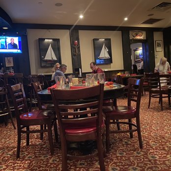 Sperry's Restaurant - Bar area - Steakhouses Near Me - Franklin, Tennessee