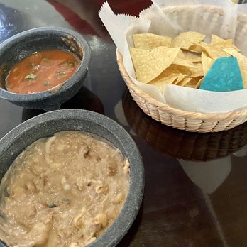 Azul Mexican Grill - Chips salsa and beans - Mexican Near Me - Visalia, California
