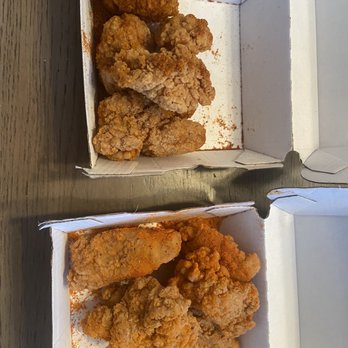 Buffalo Wild Wings - Shitty "food" - Chicken Wings Near Me - Zionsville, Indiana