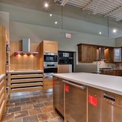 Trail Appliances - Surrey