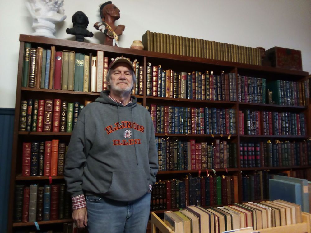 Books On the Square Logo