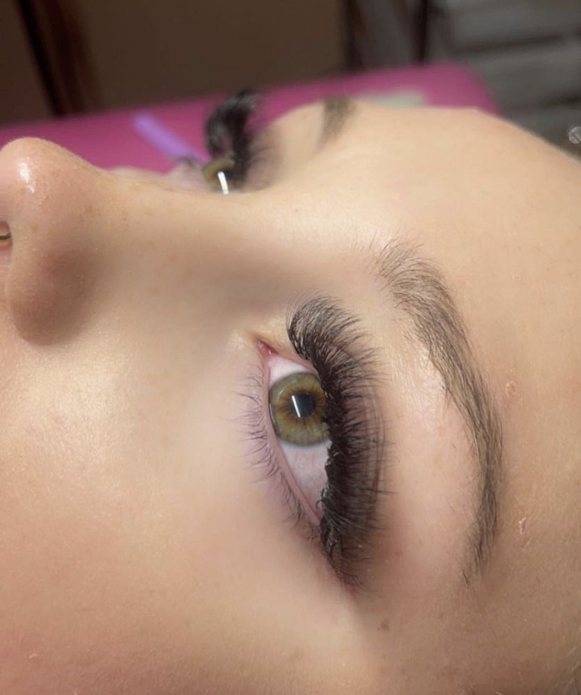 Mad Lashes Logo