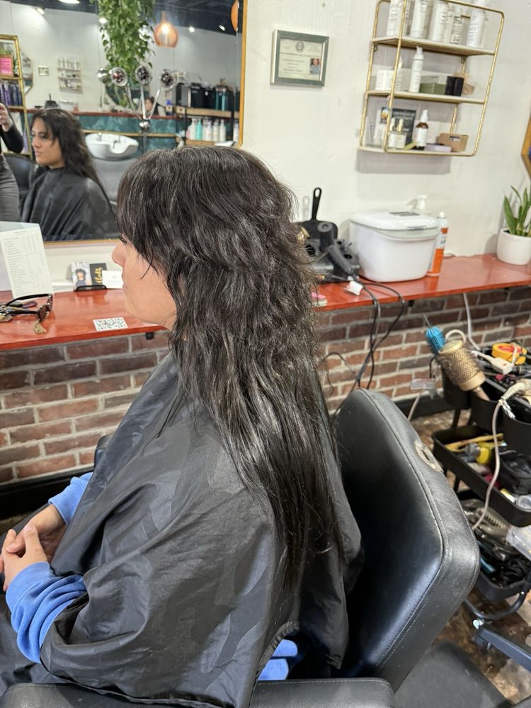 Bloom Salon + Studio Image