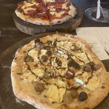 Fortunata Winery - Fortunata Pizza and Diavola Pizza - Wineries Near Me - Aubrey, Texas Fortunata Winery - Fortunata Pizza and Diavola Pizza - Wineries Near Me - Aubrey, Texas