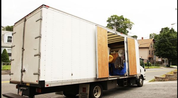 Fleet Street Trucking & Moving