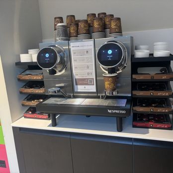 Hotel Willo - Coffee & tea station - complimentary 6:30-11:30am - Hotels Near Me - Vancouver, British Columbia Hotel Willo - Coffee & tea station - complimentary 6:30-11:30am - Hotels Near Me - Vancouver, British Columbia