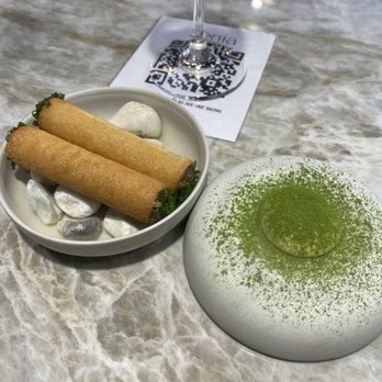 Senia - Ahi - Cocktail Bars Near Me - Honolulu, Hawaii