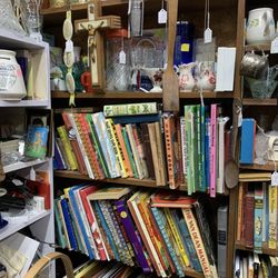 Antique Mall of Mansfield - Antique books