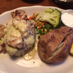 Filet mignon with grilled scallops