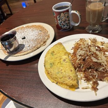 Hatch'd - Mile High omelet - Breakfast & Brunch Near Me - St. Louis, Missouri Hatch'd - Mile High omelet - Breakfast & Brunch Near Me - St. Louis, Missouri