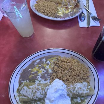 El Caporal Mexican Restaurant - Enchilada Suiza and kids beef burrito - Mexican Near Me - Cle Elum, Washington El Caporal Mexican Restaurant - Enchilada Suiza and kids beef burrito - Mexican Near Me - Cle Elum, Washington