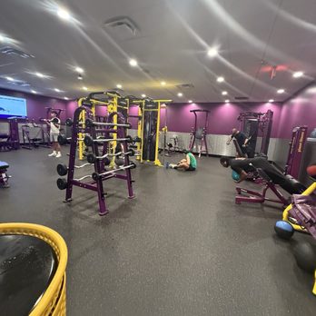 Planet Fitness - Purple room - Gyms Near Me - Studio City, California Planet Fitness - Purple room - Gyms Near Me - Studio City, California